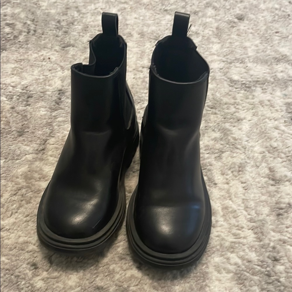 GAP Black Chelsea Boots